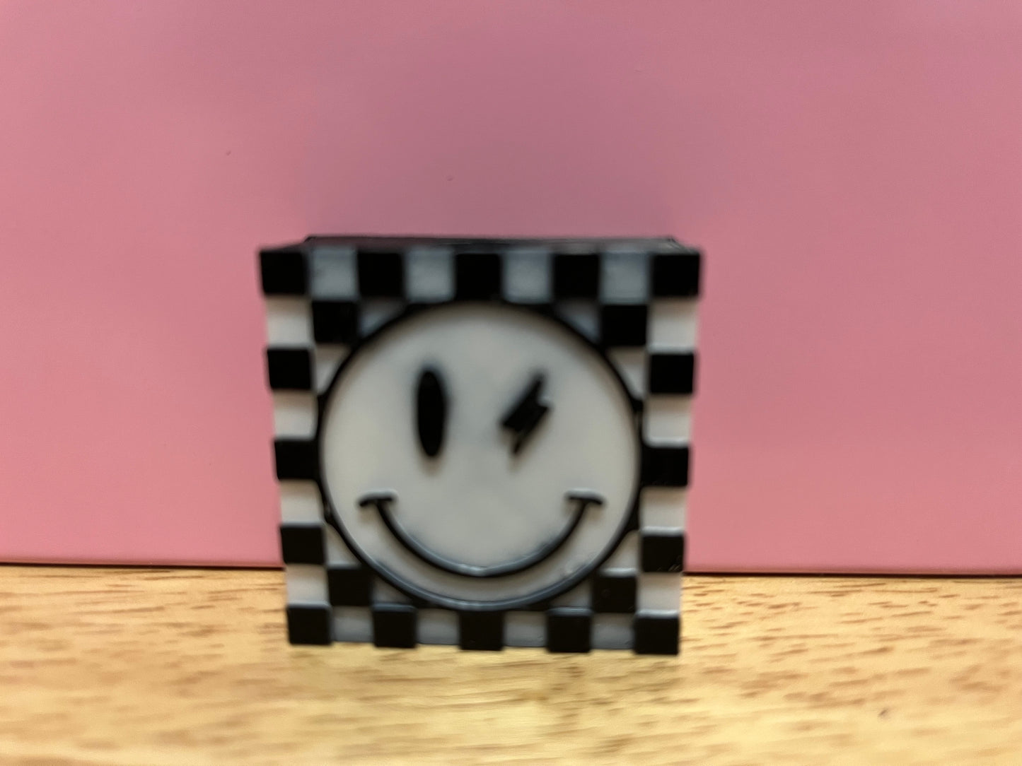 BLACK CHECKERBOARD SMILE